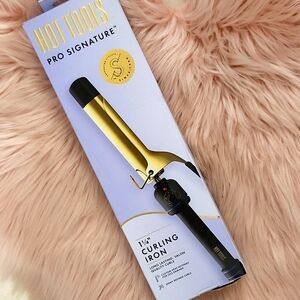 Brand New Hot Tools Pro Signature 1 1/4" Curling Iron